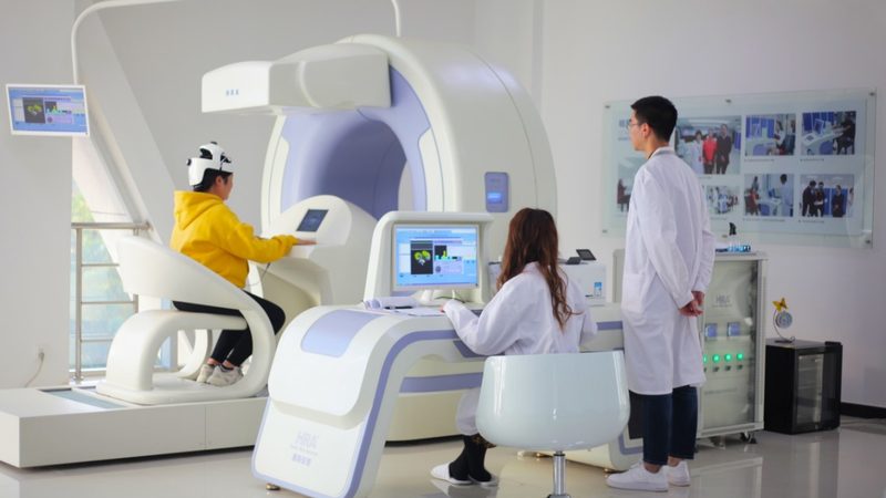 体检中心刷医保卡流程